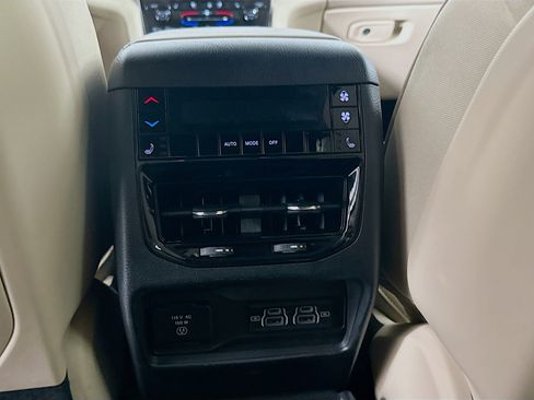 Used 2023 Jeep Grand Cherokee L Limited w/ Luxury Tech Group II RWD image 27
