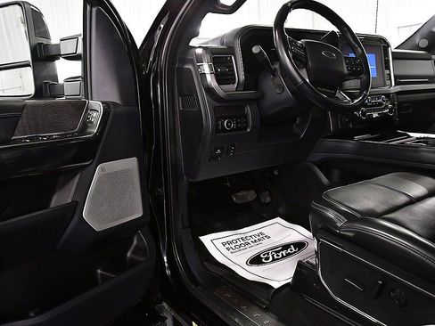 Used 2025 Ford F450 Platinum w/ FX4 Off-Road Package AWD/4WD image 19