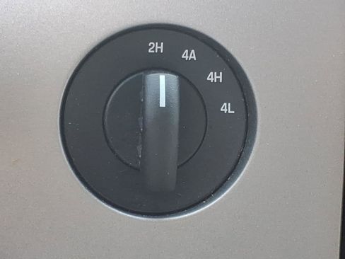 Used 2012 Ford Expedition XLT image 11