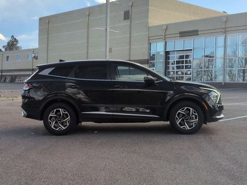 Used 2024 Kia Sportage LX image 4