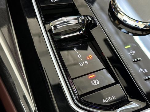 New 2026 BMW 760i xDrive image 17