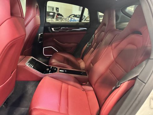Used 2022 Porsche Panamera 4 image 14