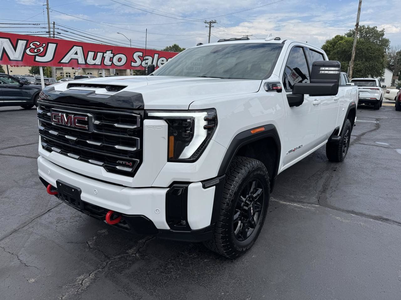 Used 2026 GMC Sierra 2500 AT4 AWD/4WD image 1