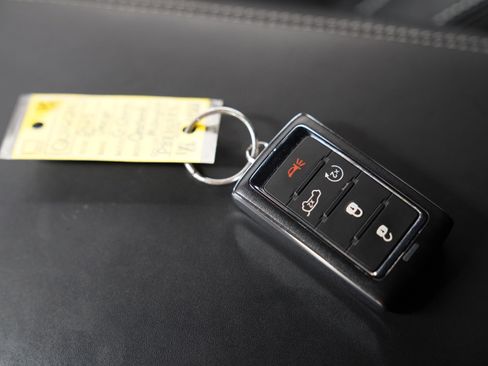 Used 2023 Jeep Grand Cherokee Overland image 32