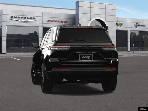 New 2025 Jeep Grand Cherokee Laredo image 13