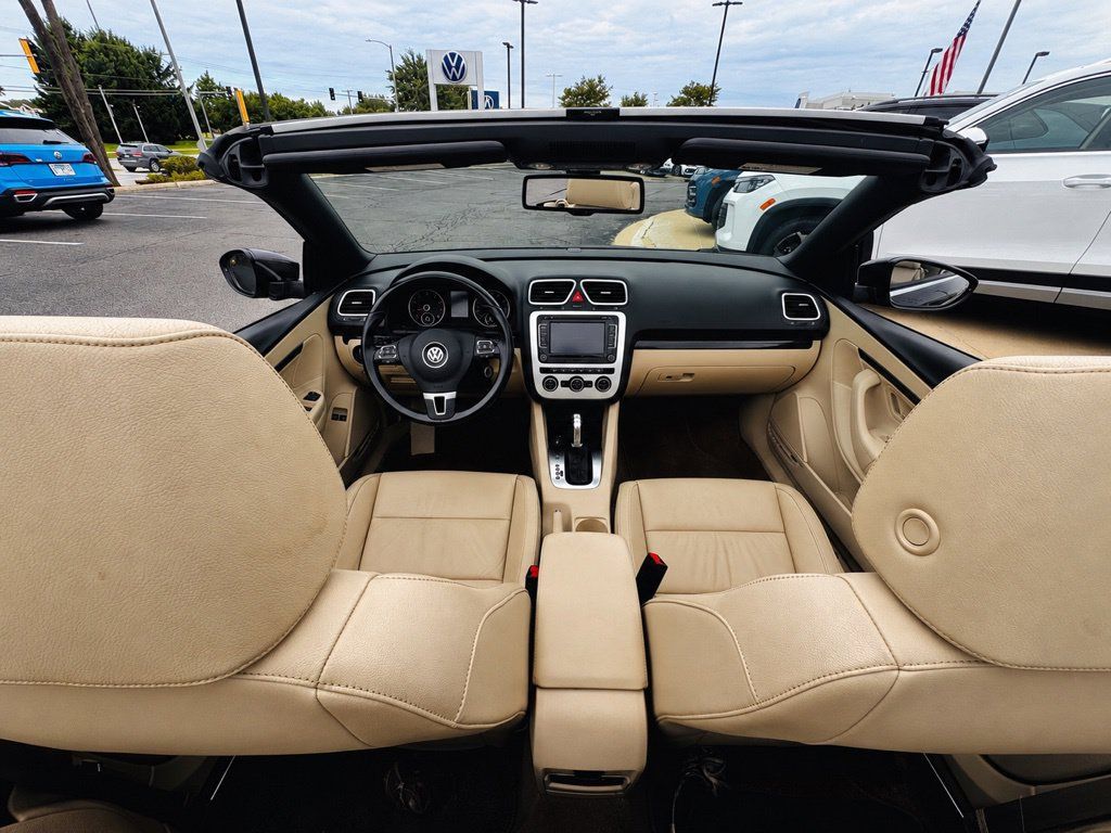Used 2015 Volkswagen Eos Executive FWD image 18