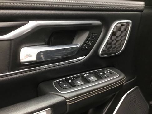 Used 2023 RAM 1500 Laramie AWD/4WD image 7