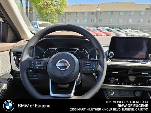 Used 2022 Nissan Rogue SV AWD/4WD image 22