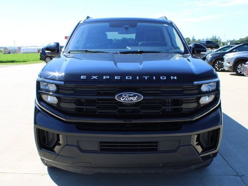 Used 2025 Ford Expedition Max Active AWD/4WD image 2