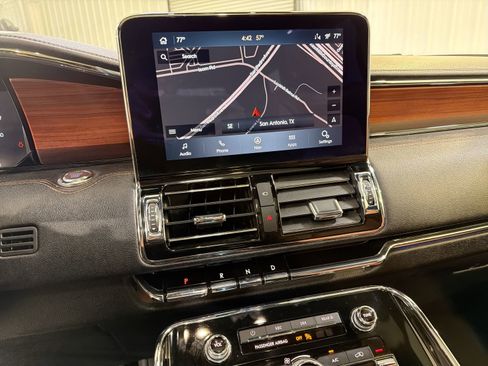 Used 2021 Lincoln Navigator L Reserve image 19