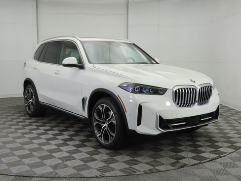 New 2026 BMW X5 sDrive40i image 3