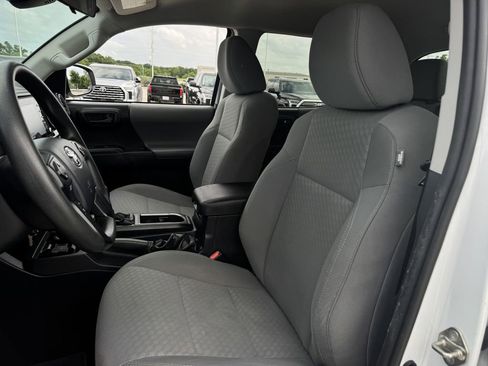 Used 2020 Toyota Tacoma SR w/ SR Convenience Package RWD image 22