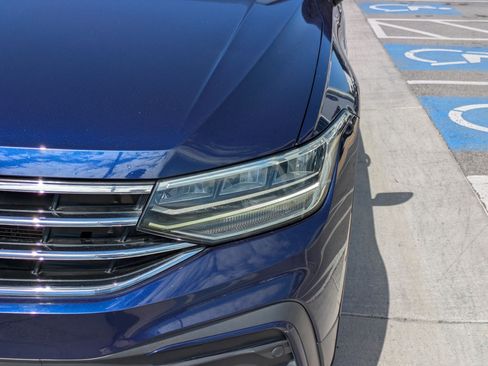 Used 2022 Volkswagen Tiguan SE AWD/4WD image 13