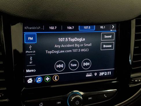 Used 2020 Chevrolet Trax LT w/ LT Convenience Package image 18