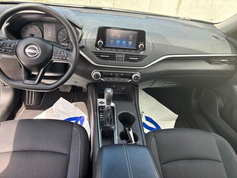 Used 2024 Nissan Altima 2.5 S FWD image 15