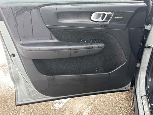 Certified 2024 Volvo C40 P8 Recharge Ultimate w/ Protection Package Premier image 16