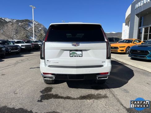 Used 2024 Cadillac Escalade Premium Luxury image 10