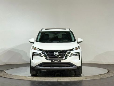 Used 2023 Nissan Rogue SV w/ SV Premium B Package image 3