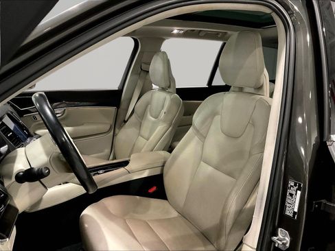 Used 2024 Volvo XC90 T8 Plus AWD/4WD image 19