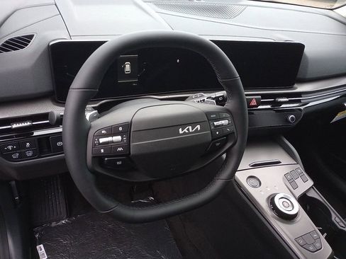 New 2026 Kia Sportage EX w/ EX Panoramic Sunroof Package image 9