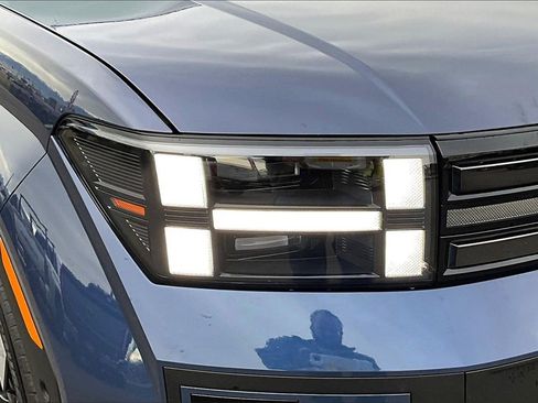 Used 2025 Hyundai Santa Fe Limited image 30