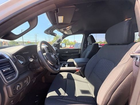 New 2026 RAM 1500 Express AWD/4WD image 17