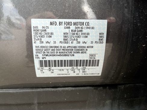 Used 2025 Ford Explorer ST-Line w/ ST-Line Street Pack AWD/4WD image 32