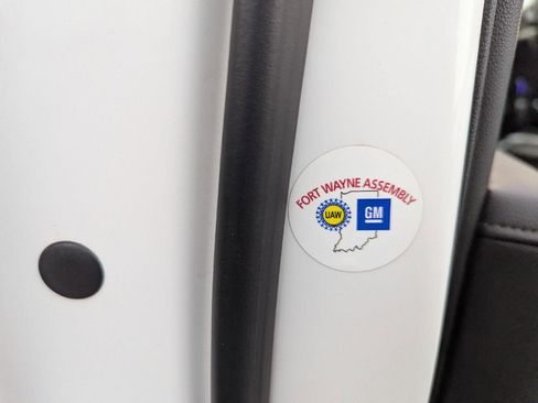 Used 2020 Chevrolet Silverado 1500 LTZ w/ LTZ Convenience Package image 31