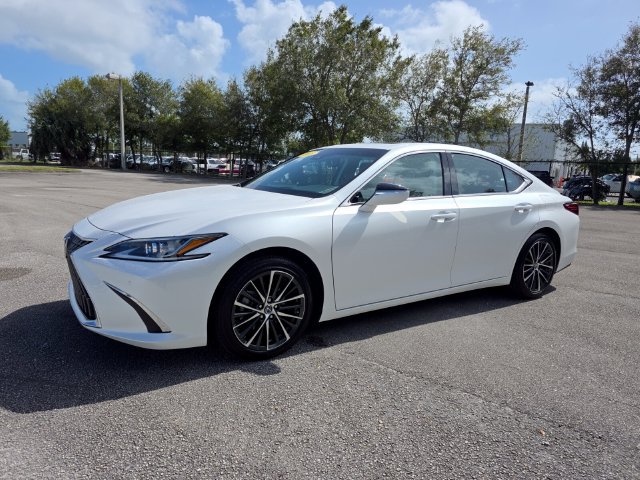 Used 2025 Lexus ES 350 w/ Premium Package FWD image 7