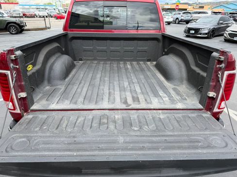 Used 2014 RAM 1500 Laramie w/ Convenience Group image 9