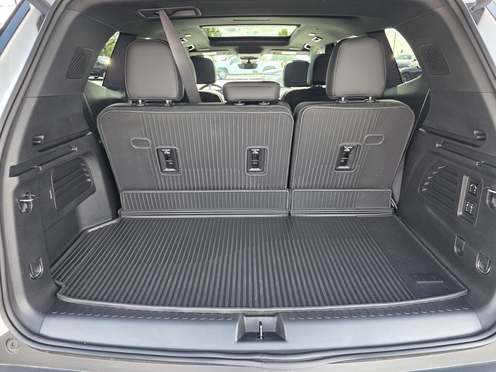 Used 2026 Buick Enclave Preferred w/ Power Package AWD/4WD image 9