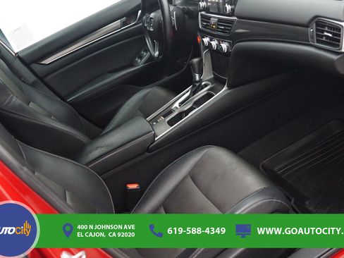 Used 2018 Honda Accord Sport image 8