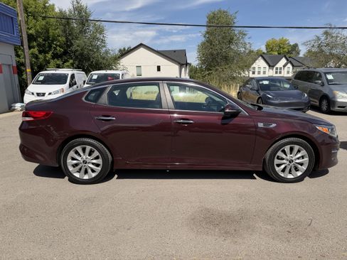 Used 2018 Kia Optima LX w/ 17" Alloy Wheels Package FWD image 7