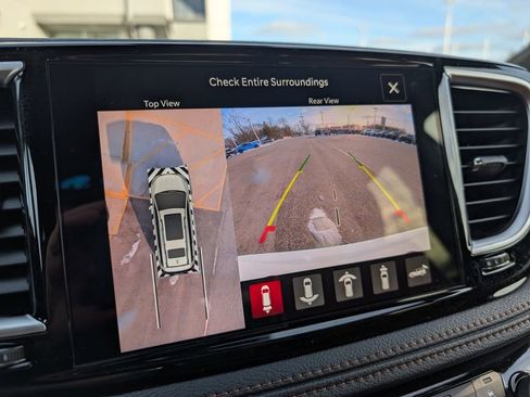 New 2026 Chrysler Pacifica Pinnacle w/ Trailer Tow Group AWD/4WD image 33