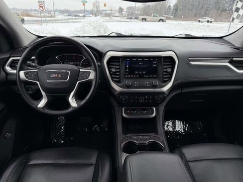 Used 2023 GMC Acadia SLT image 16