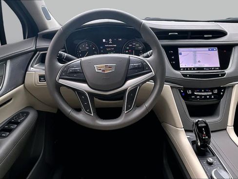 Used 2023 Cadillac XT5 Premium Luxury w/ Technology Package FWD image 5