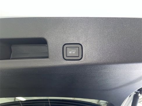 New 2026 Chevrolet Traverse LT w/ Midnight/Sport Edition image 17