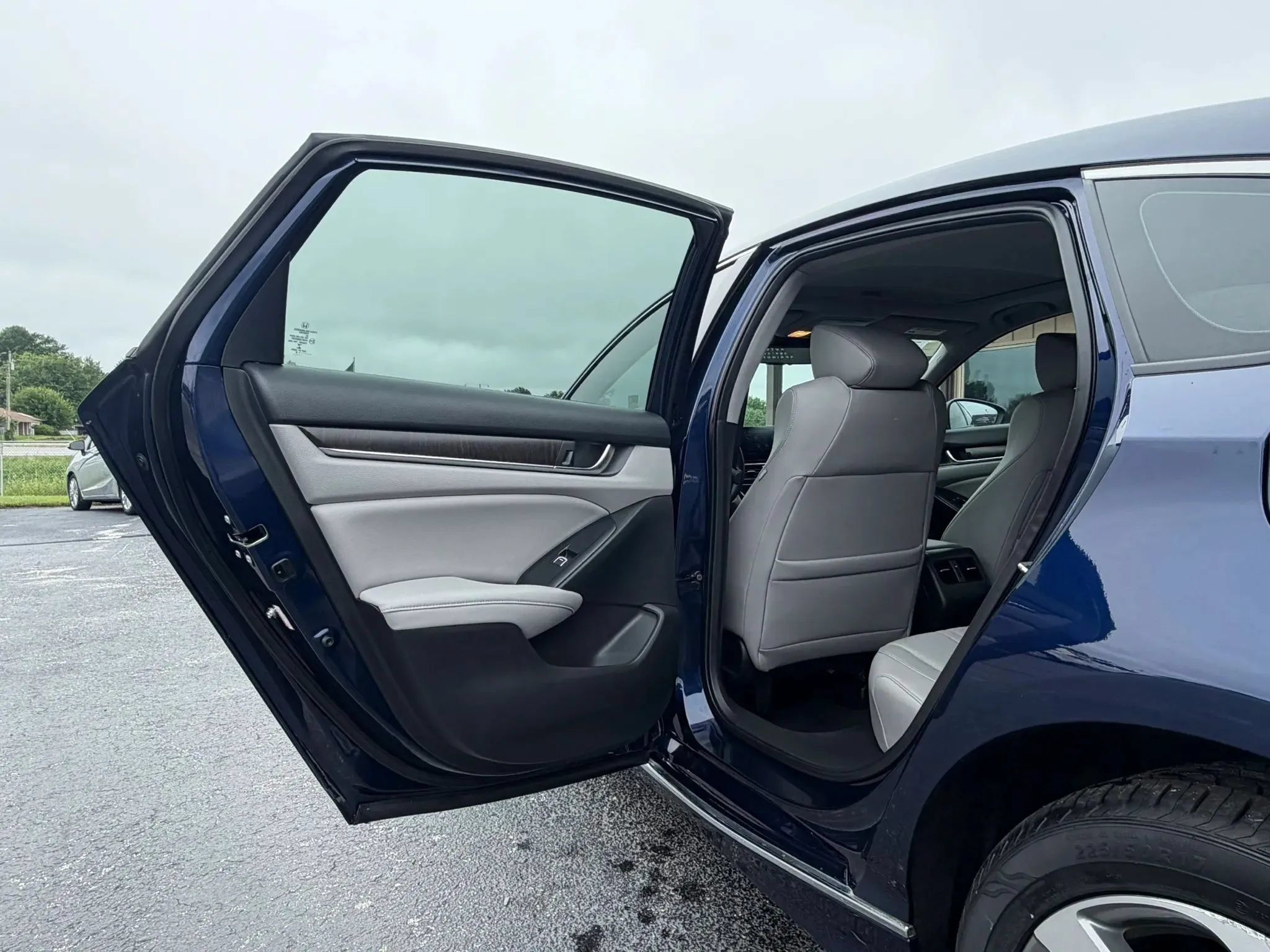 Used 2018 Honda Accord EX-L image 19
