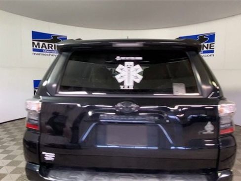 Used 2019 Toyota 4Runner SR5 w/ Phone Cable & Charge Package image 9