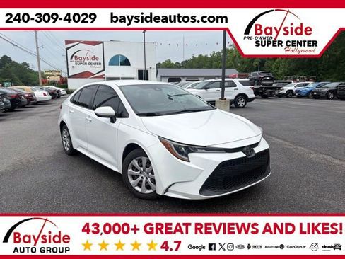 Used 2021 Toyota Corolla LE FWD image 1