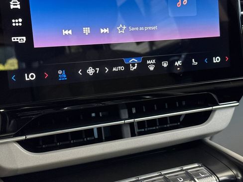 New 2026 Lincoln Nautilus Reserve AWD/4WD image 17