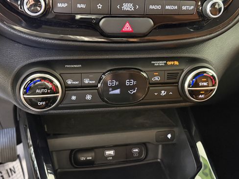 Used 2024 Kia Soul EX w/ Option Group 015 FWD image 20
