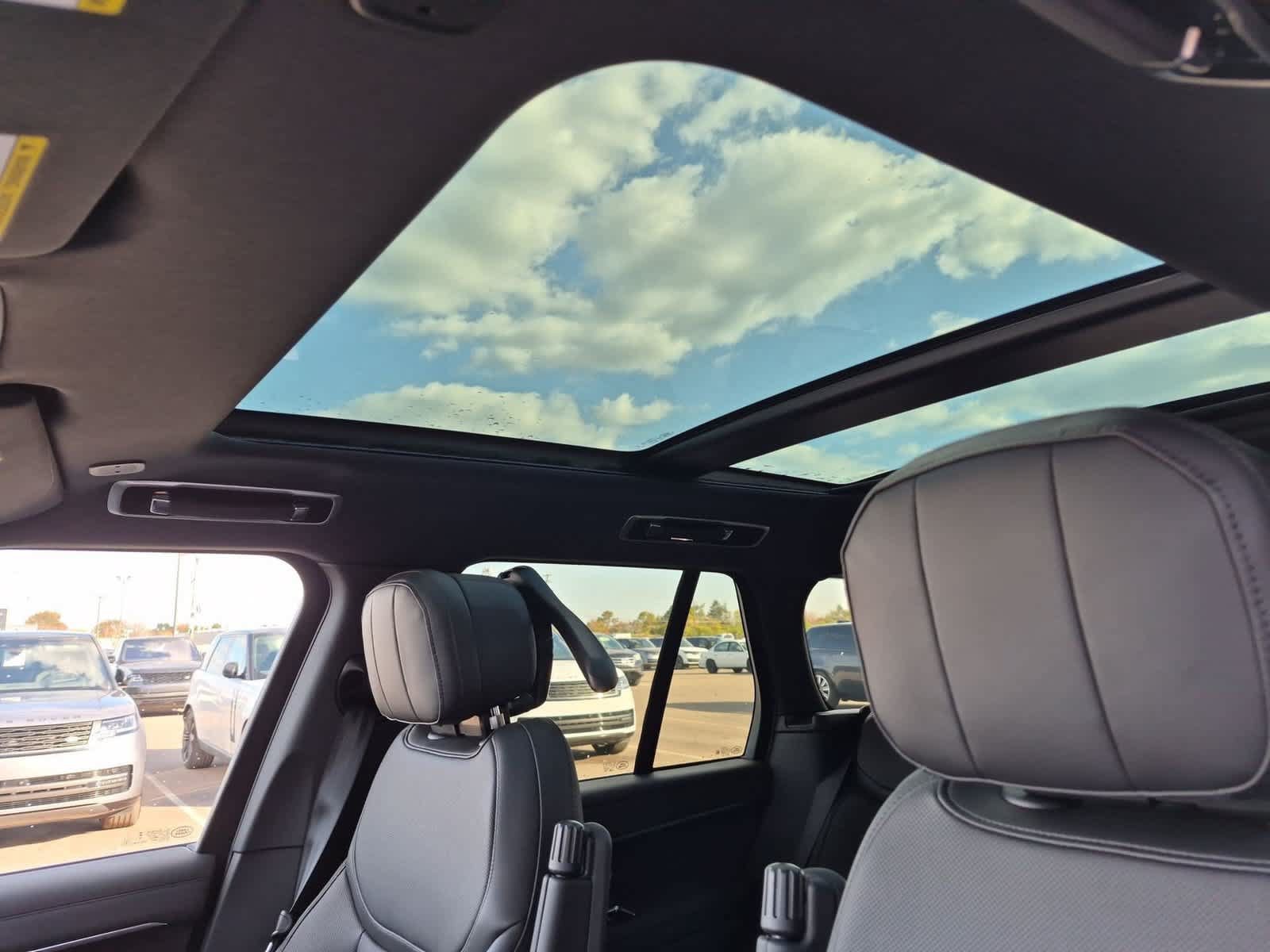 New 2027 Land Rover Range Rover SE AWD/4WD image 18