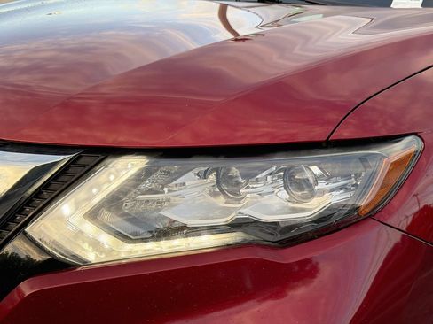 Used 2019 Nissan Rogue SL w/ Premium Package FWD image 9