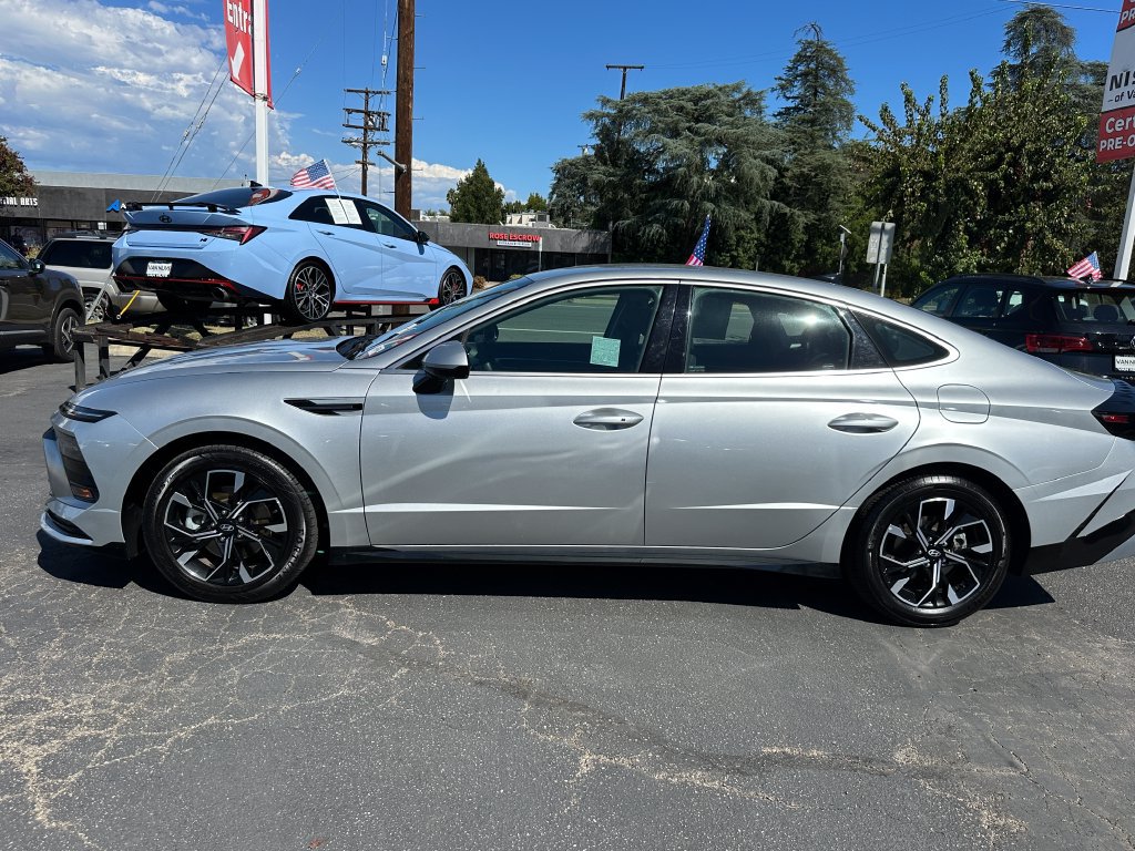 Used 2025 Hyundai Sonata SEL FWD image 3