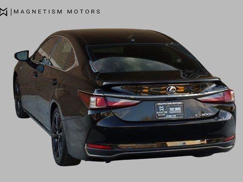Used 2022 Lexus ES 300h F Sport FWD image 7