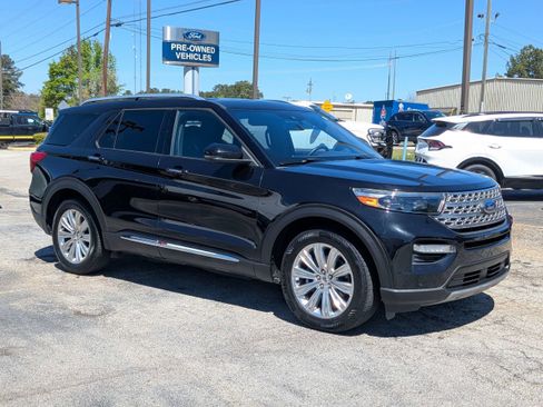 Used 2020 Ford Explorer Limited RWD image 2