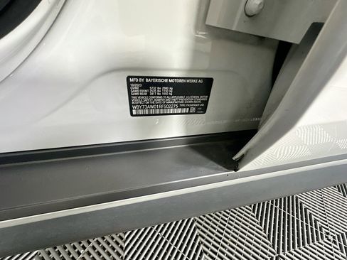 Used 2024 BMW i4 eDrive40 image 12