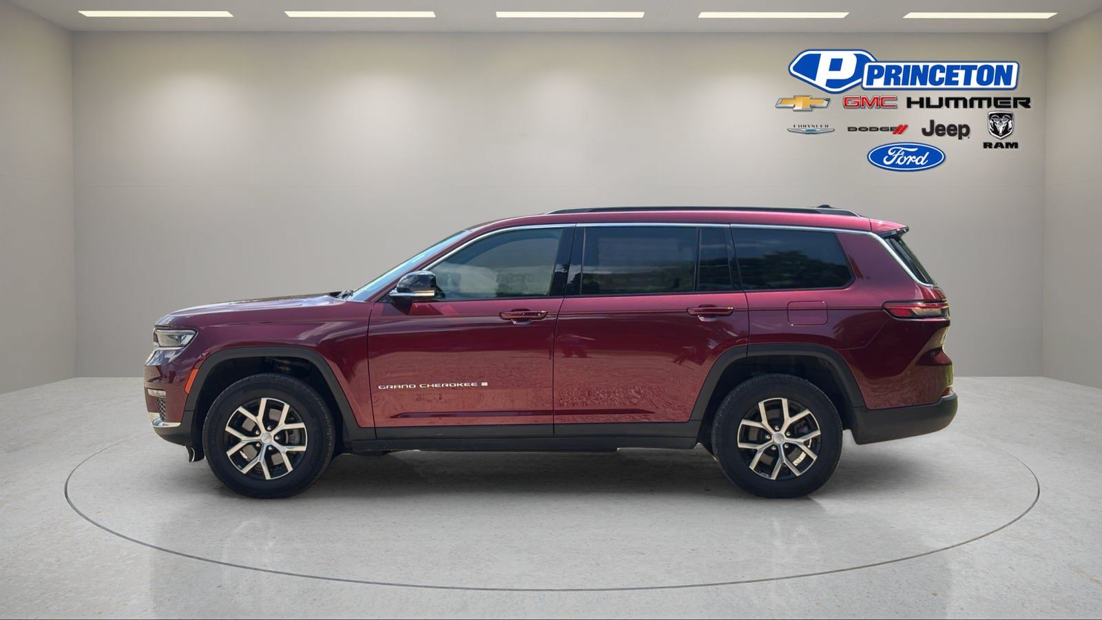 Used 2024 Jeep Grand Cherokee L Limited AWD/4WD image 4