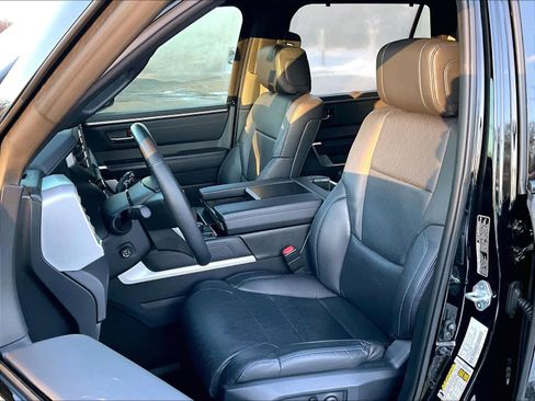 Used 2024 Toyota Sequoia Platinum image 10